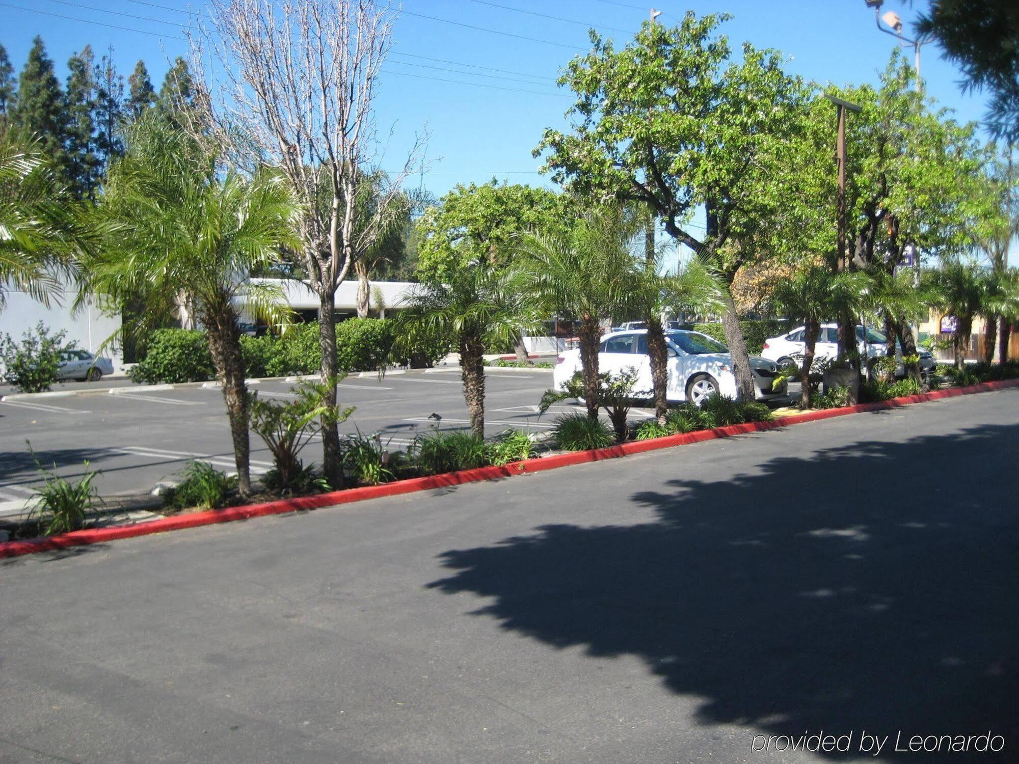 Holiday Inn Express Van Nuys, An Ihg Hotel Los Angeles Exterior foto